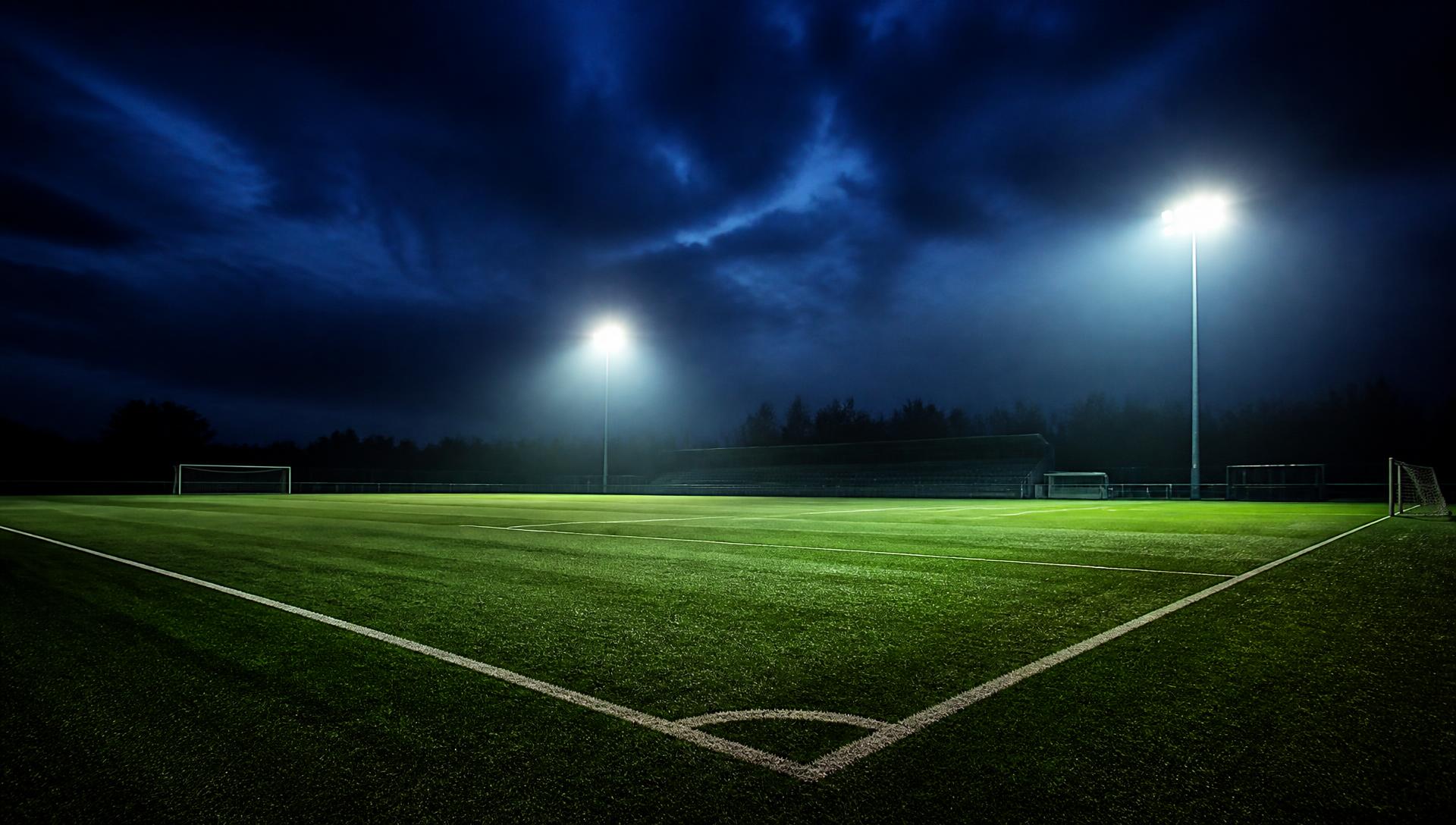 Stade de football sous les projecteurs